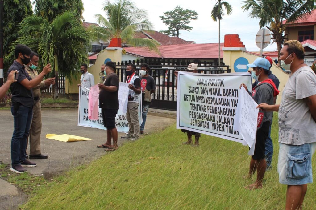 DPRD Yapen Didesak Bentuk Pansus Pembangunan Jalan di Yapen Timur