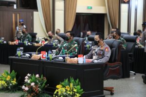 TNI-Polri Rapatkan Barisan Kawal Vaksinasi Pulihkan Ekonomi Nasional