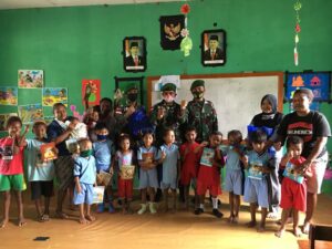 Satgas 312/KH Mengajar Generasi Penerus Bangsa di Perbatasan RI-PNG