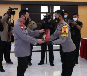 Kapolri Beri Hadiah Sekolah Perwira Bagi Dua Personel Polda DIY