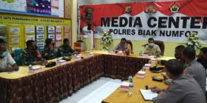TNI – Polri Rakor Persiapan Penerapan PPKM Mikro di Kampung Insrom