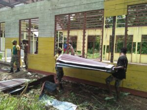 Bongkar Bangunan Lama, Satgas Pamtas RI-PNG Bangun Gereja Baru di Kampung Yetti