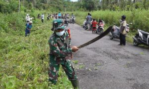 Peduli Lingkungan, Koramil Kuala Kencana Gelar Kerja Bakti Bersama Masyarakat