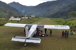 KSB Sandera Pesawat Susi Air di Puncak