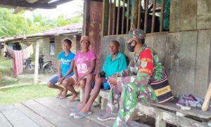 Babinsa Bersinergi dengan Warga Jaga Keamanan Kampung Garusa