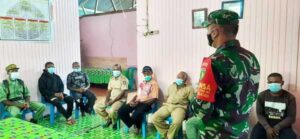 Tingkatkan Kerja Sama, Babinsa Yapsel dan Aparat Kampung Gelar Pertemuan