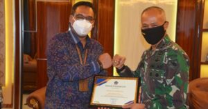 Tertinggi se – Papua, Kodam Cenderawasih Dianugrahi KPKNL Jayapura Awards