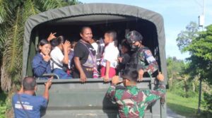 Satgas TNI Bantu Pendidikan Anak-anak di Perbatasan RI-PNG