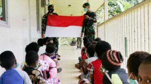 Satgas TNI Beri Wawasan Kebangsaan kepada Siswa SD Tsinga