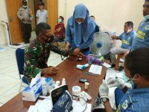 Pabung TNI dan Pejabat Mamberamo Raya Disuntik Perdana Vaksin Covid-19
