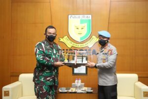 Perkuat Sinergi TNI-Polri, Kadiv Propam Polri Sambangi Danpuspom AD