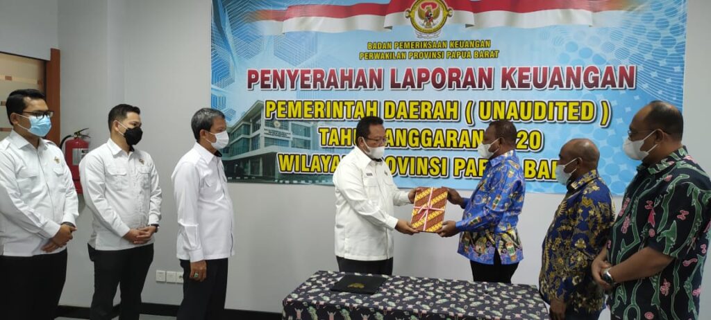 LKPD 2020 Diserahkan, Bupati Kasihiw : Teluk Bintuni Siap Diaudit