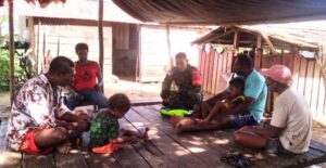 Bantu Program Pemerintah, Babinsa Okaba Sosialisasikan PPKM