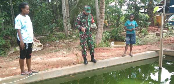 Babinsa TMR Motivasi Peternak Ikan