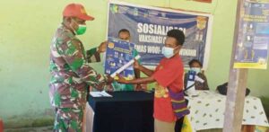 Babinsa Yapbar Dampingi Sosialisasi Vaksin Covid-19 Hingga ke Pelosok Desa