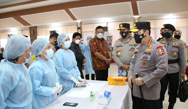 Kapolri Vaksin Massal Manado 1