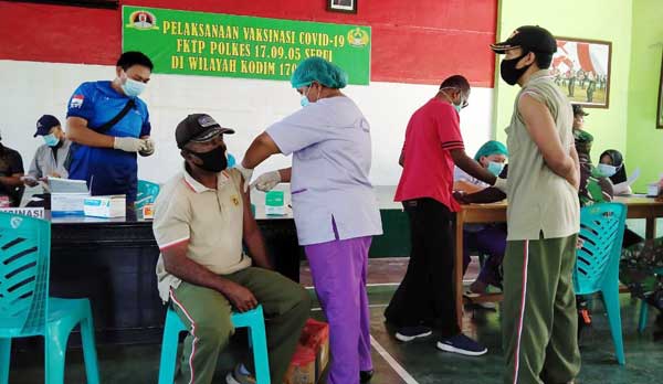 Ratusan Prajurit TNI di Yapen Terima Vaksinasi Tahap II