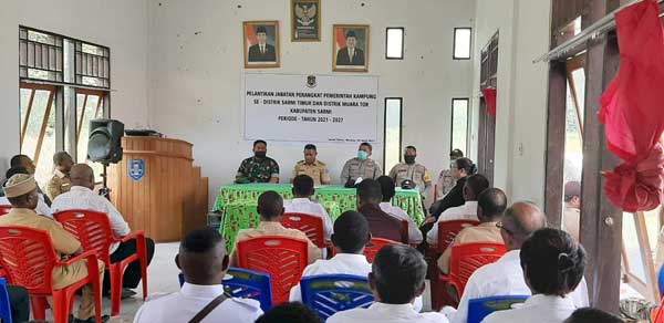 3 Babinkamtibmas Hadiri Pelantikan Aparat Kampung Se-Distrik Sarmi Timur