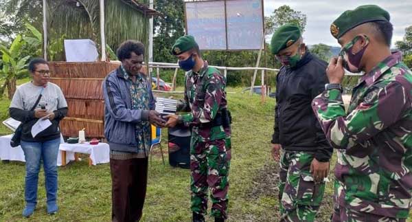 Wujud Cinta Kasih, Satgas TNI Bersama Masyarakat Rayakan Paskah