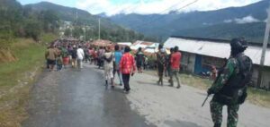 Wujudkan Rasa Aman, Satgas TNI Sukseskan Perayaan Jalan Salib di Sugapa