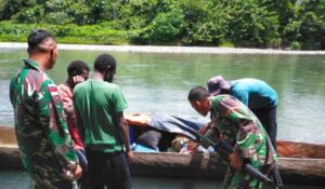Cegah Peredaran Miras, Satgas TNI Laksanakan Sweeping di Perbatasan RI