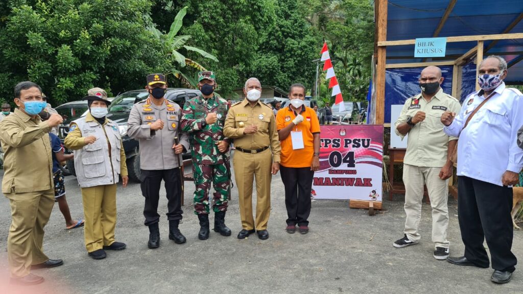 Gubernur Himbau Masyarakat Teluk Wondama Terima Hasil PSU