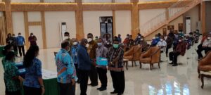 Serahkan DPA Gubernur Dorong SKPD Maksimalkan Penyerapan Anggaran