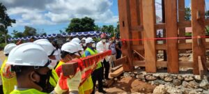Pukul Pasak Tongkonan, Gubernur : Mari Kita Lestarikan Budaya