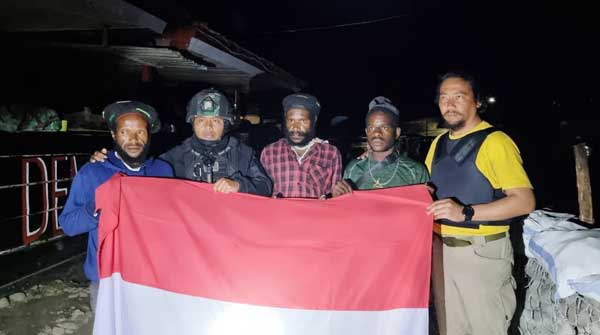 Aksi Sepekan TNI - Polri Tumpas Teroris OPM 2 KKB 3 orang menyerah