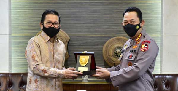 Kapolri PTFI Tomy Wenas