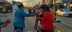 Kasih Ramadhan, TP PKK Teluk Bintuni Bagi Takjil dan Masker