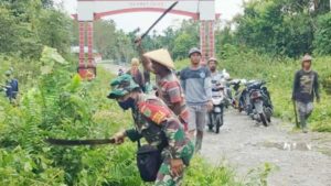 Peduli Kebersihan, Satuan TNI di Mimika Kerja Bakti Bersama Warga