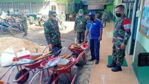 Dandim Bersama Kadis PMK Biak Lepas Personel Satgas TMMD ke 111