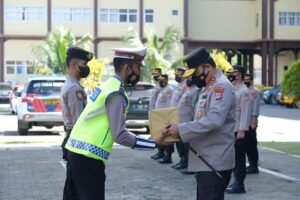 Kapolda Tornagogo Pimpin Baksos Pembagian Sembako, Peringati HUT Bhayangkara ke-75