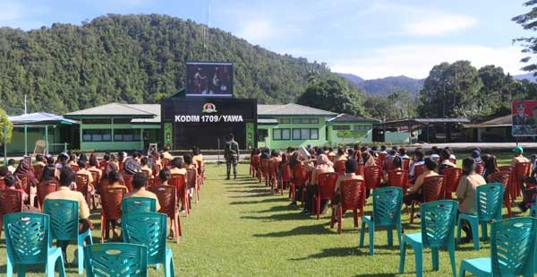 Pupuk Nasioalisme, Satuan TNI di Yapen Gelar Nobar Film Perjuangan