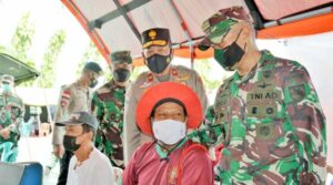 Pangdam Cenderawasih Hadiri Giat Vaksinasi Masal Serentak di Papua