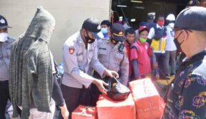 Polisi Jayapura Gagalkan Penyelundupan 173 Liter Sopi Asal Ambon