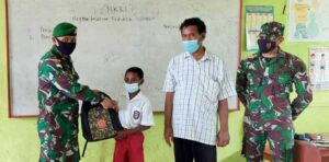 Wujud Perhatian, TNI Bantu Peralatan Sekolah di Batas RI – PNG