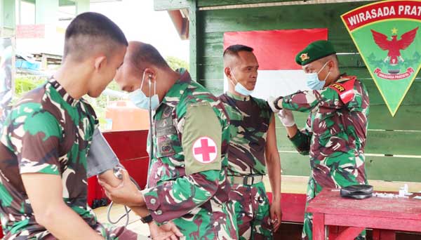 Satgas TNI Vaksinasi Massal
