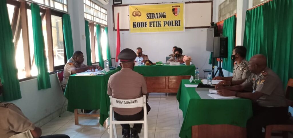 4 Personil Polres Sarmi Jalani Sidang Disiplin Dan Kode Etik Polri