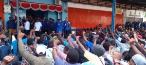 Senin, Pendukung dan Simpatisan Lukmen Demo Tolak Dance Flassy Jadi Plh Gubernur Papua