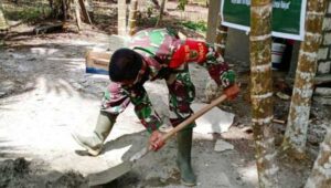 TNI di Jayapura Bangun MCK Untuk Warga Dukung Program 1000 Jamban