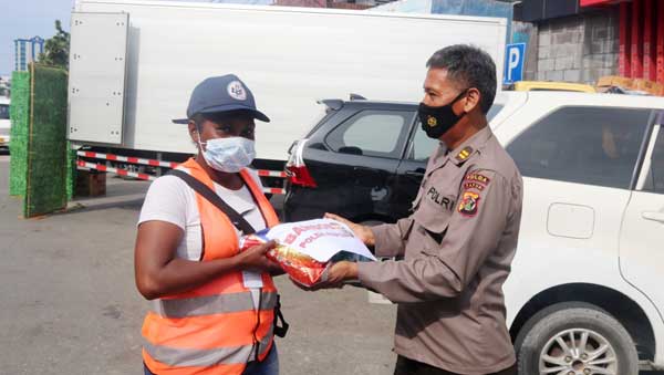 Polda Papua Bansos Masyarakat