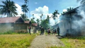 Cegah Timbulnya Penyakit, Satgas TNI Fogging Rumah di Batas RI – PNG