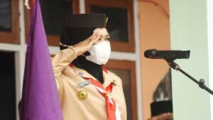 Bupati Safitri Pimpin Peringatan ke 60 Tahun Gerakan Pramuka Tingkat Bursel