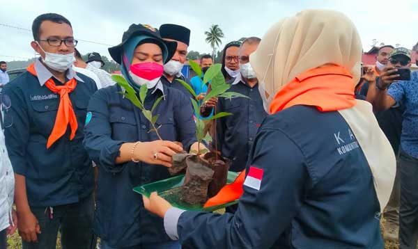 Bupati Safitri Kukuhkan KARIBO Bursel2
