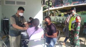 Tingkatkan Imun Masyarakat, TNI – Polri Kembali Gelar Vaksinasi di Biak Numfor