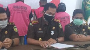 Berstatus Tersangka Korupsi, 3 Komisioner Bawaslu Fakfak Bersama Stafnya Ditahan