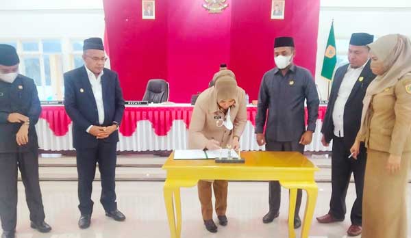 3 Fraksi DPRD Setuju LPJ Bupati Bursel Jadi Perda