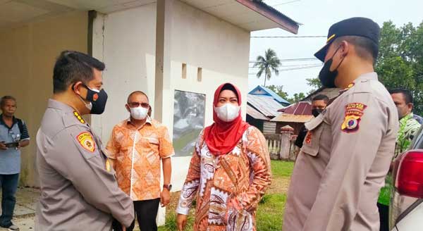 Pemkab Bursel Siapkan Lahan 4,4 Ha Bangun Polres 2 Bupati Safitri Polres Sementara